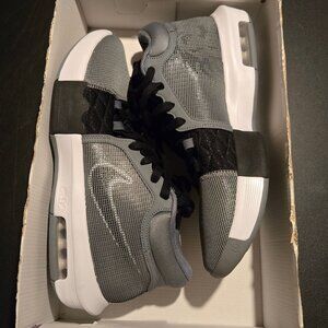 Nike LeBron Witness VIII Shoes Mens 12 Gray Black White Basketball Low Top NWB